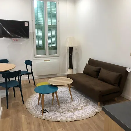Hotel Cosy Next To Sea And Tramway In Nice
