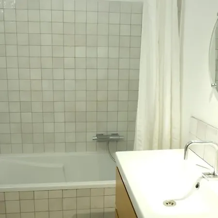 Sunny Garibaldi Port, Private Parking Apartment *