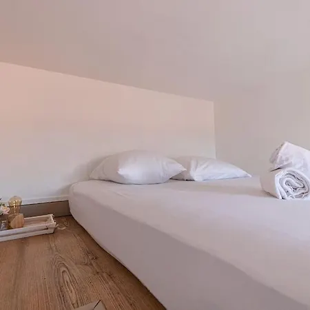 Apartment Vieux-nice Avec Soleil Et Vue Exceptionnelle ! *