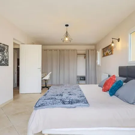Villa Spacieuse Niçoise Au Calme Avec Piscine
