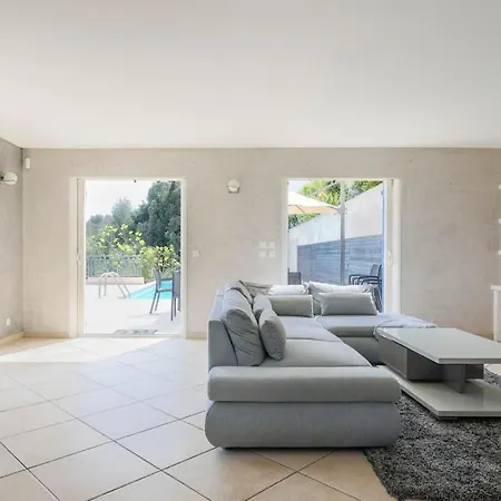 Spacieuse Niçoise Au Calme Avec Piscine Villa Nice