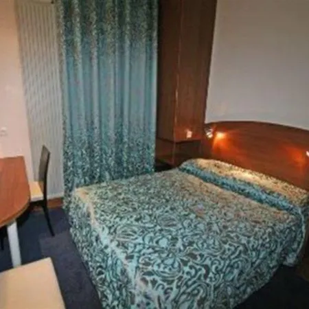 Auberge de jeunesse Ozz *