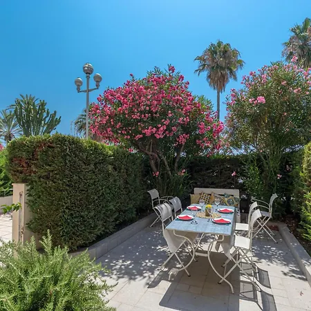 Promenade Des 2 Bdr Large Terrace Appartement