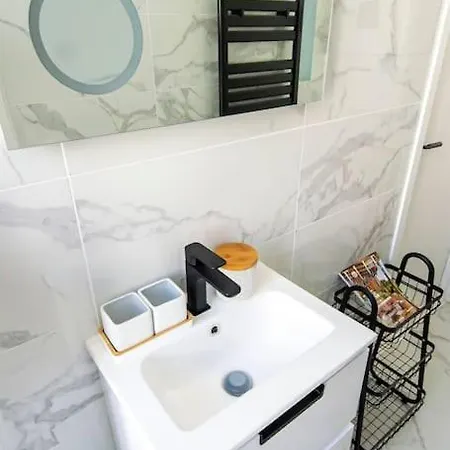 Elegant T2 Renove 4 Pers, Centre Nice, Climatise Apartment *