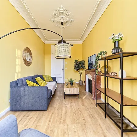 Luxury Homeplace In Center Apartment