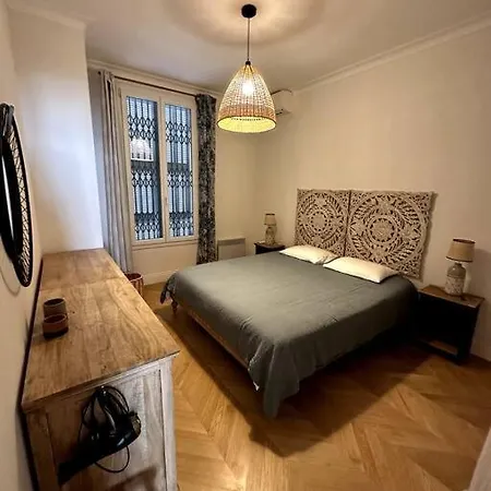 Apartment Luxurious Carre D'or Apt, Steps Away From The Sea Nice