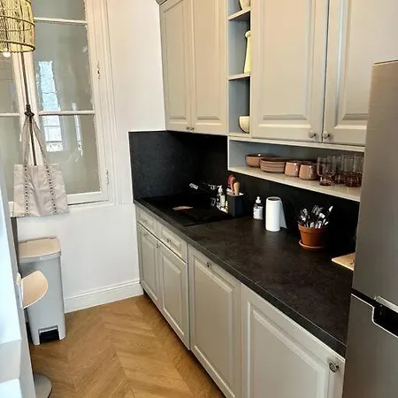Luxurious Carre D'or Apt, Steps Away From The Sea *