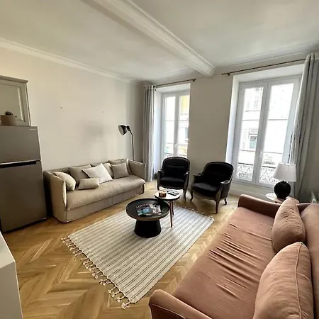 Luxurious Carre D'or Apt, Steps Away From The Sea *