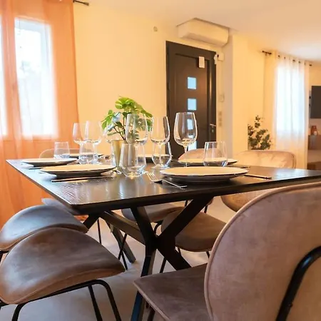 Apartment Avec 2 Jacuzzi Balneo, Parking Nice