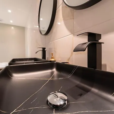 Avec 2 Jacuzzi Balneo, Parking Apartment Nice