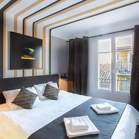 Apartment #39 Staywiz Us - Old Town 3 Bdr Ac Balcony 5mins Walk To Sea *