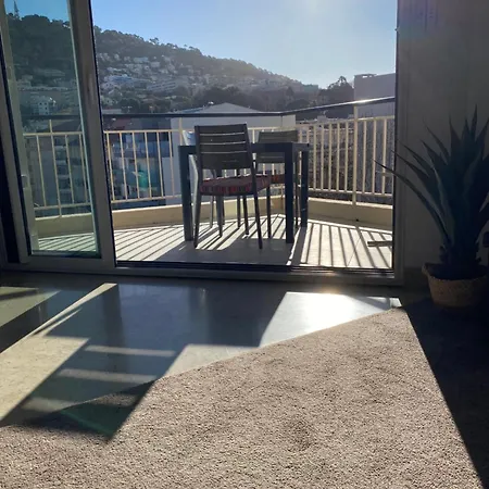 F4 120 M2 10 Minutes à Pieds Du Vieux Nice