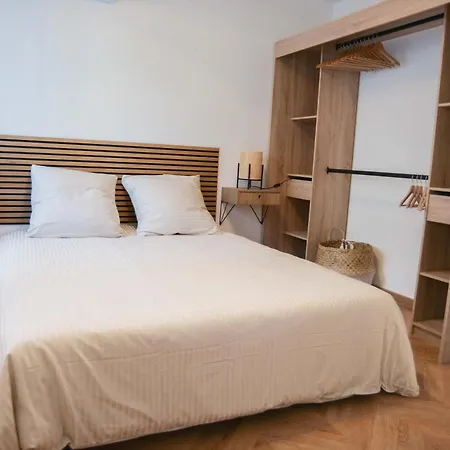 50 M & Tram Superbe Recent Apartment