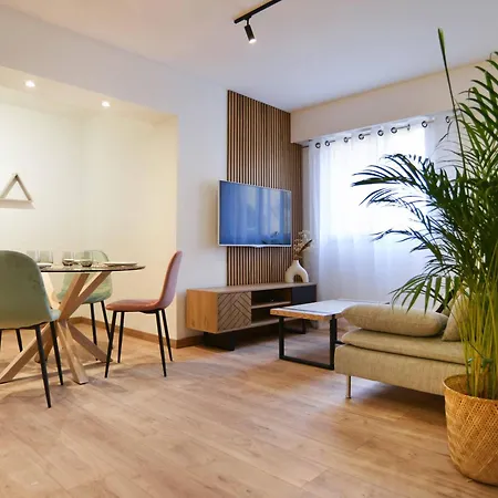 50 M & Tram Superbe Recent Apartment