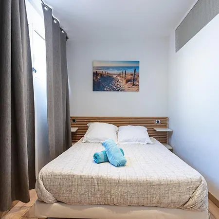 Ultra Central 1 Bdr - Massena Street Apartment *