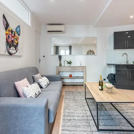 Ultra Central 1 Bdr - Massena Street Apartment *