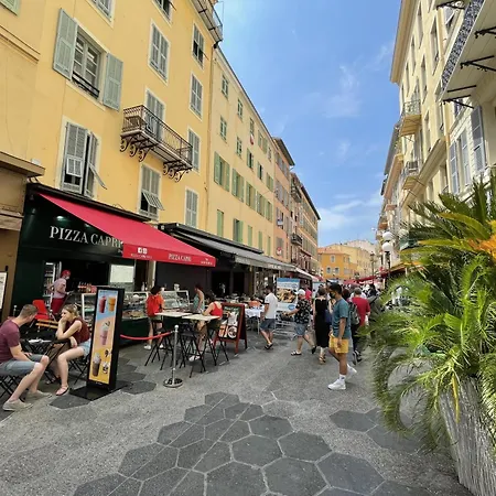 Ultra Central 1 Bdr - Massena Street Apartment