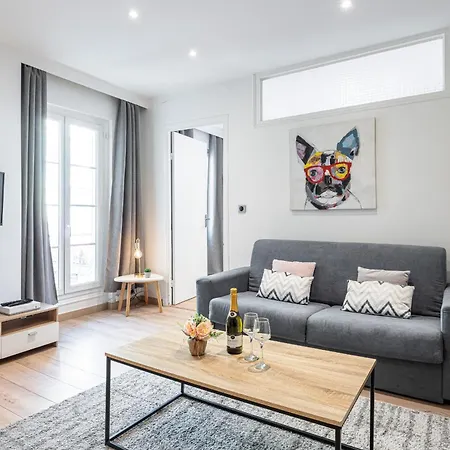 Ultra Central 1 Bdr - Massena Street