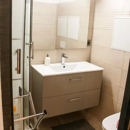 2 Pieces - Centre - Proche Gare Et Plage Apartment *