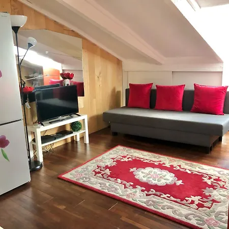 Appartement 2 Pces Dans Le Carre D Or A 290 M Des Plages Nice