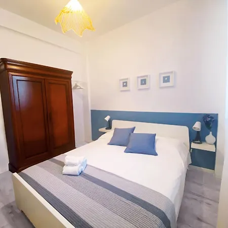 Beautiful Renovated ,next To The ! Air-c, Free Parking! Apartment