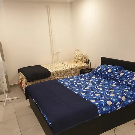 Appartement Renove 2023 Proche Aeroport 5min, Gare Sncf 2 Min, Tramway Au Pied De L'immeuble , Parking Possible, Renovated 2023 Near The Airport 5 Min, Train Station 2 Min, Tram Next To The Building 1 Min, Parking Possible *