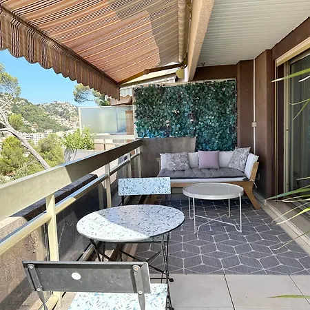Nice, Grand Studio - Piscine - Terrasse Vue Mer Apartment *