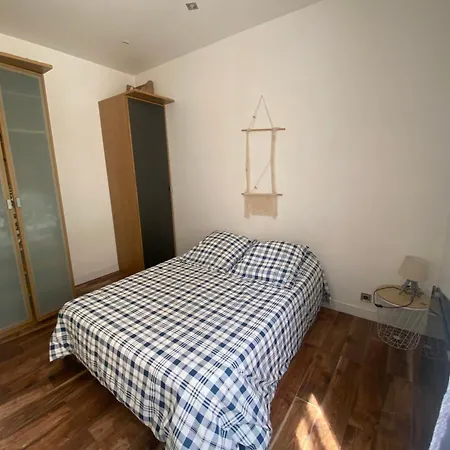 Appartement Grand T2 En Rez De Chaussée Avec Grande Terrasse Proche Du Centre Tramway à 2 Mn