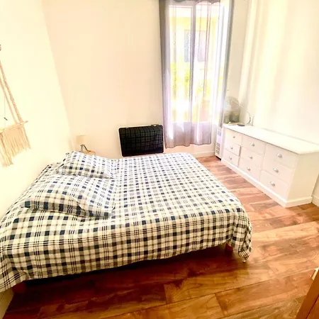 Appartement Grand T2 En Rez De Chaussée Avec Grande Terrasse Proche Du Centre Tramway à 2 Mn *