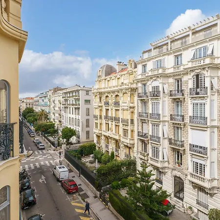 Renting - Foch - Luxury Bourgeois & Design At The Heart Of Appartement