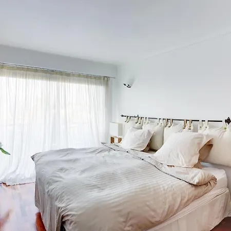 Pool Large Terrace Parking Air Conditioning 2 Bedrooms Nice