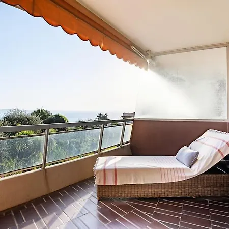 Vue Er Grande Terrasse Piscine Bail Mobilite Apartment