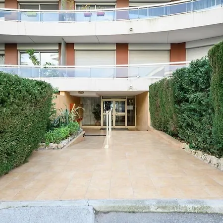 Vue Er Grande Terrasse Piscine Bail Mobilite