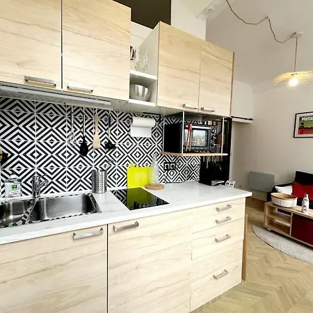 Studio Proche Gare Apartment *