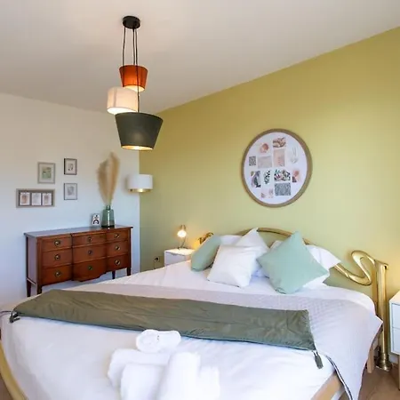 L11 Staywizus - Claire Fontaine Sea View 2 Bdr Ac Parking Swimming Pool