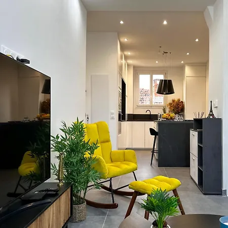 Liberation - Luxury & Design Apartment, 2 Private With 2 Private Bathroom For 2 Or Max 6 Person, Renovated, Modern, Ac, Wi-fi, Balcony, Calm, Tram