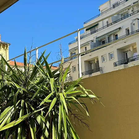 Carré D'or Appartement *