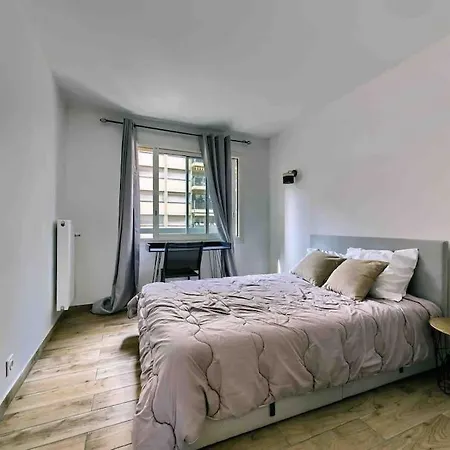 1 Min To Bedroom Flat With 2 Ac And Parking In Summer Appartement *