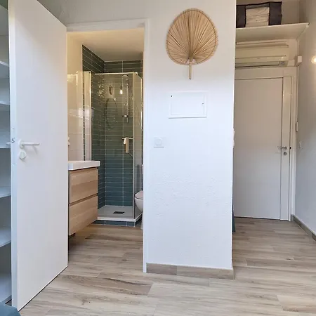 Apartment Studio Cosy, Calme Et Lumineux, Au Pied Du Tramway Et A 50 M De La Mer *