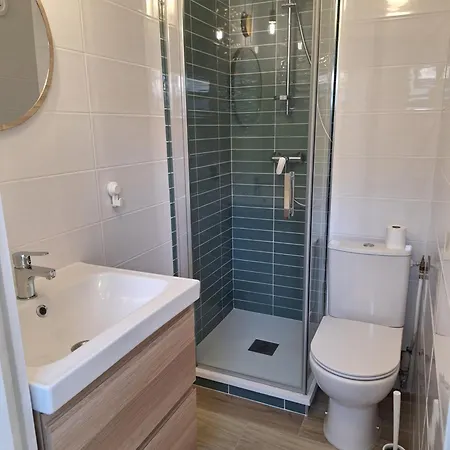 Studio Cosy, Calme Et Lumineux, Au Pied Du Tramway Et A 50 M De La Mer Apartment *