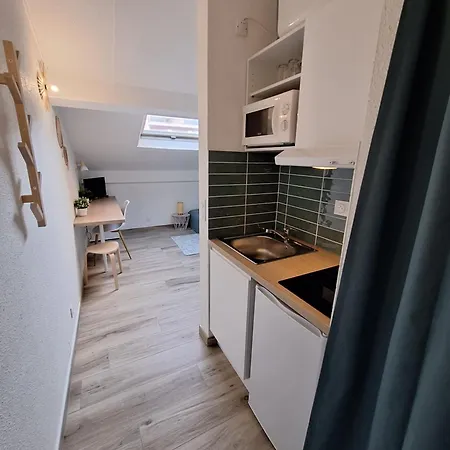 Studio Cosy, Calme Et Lumineux, Au Pied Du Tramway Et A 50 M De La Mer
