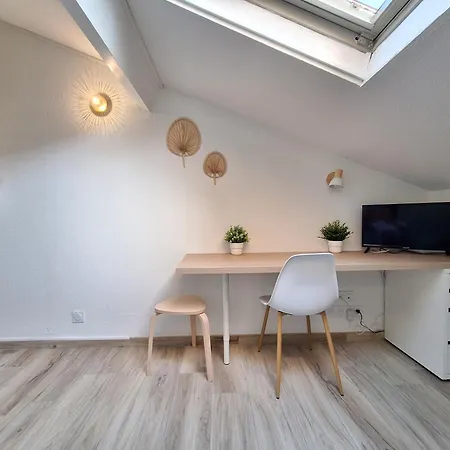 Studio Cosy, Calme Et Lumineux, Au Pied Du Tramway Et A 50 M De La Mer *