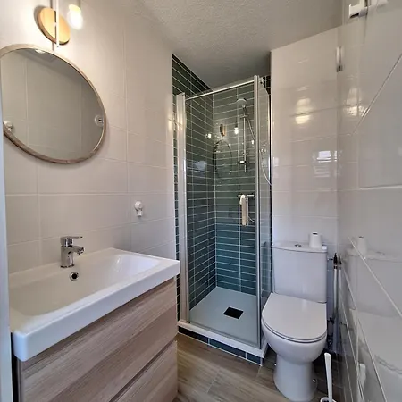 Apartment Studio Cosy, Calme Et Lumineux, Au Pied Du Tramway Et A 50 M De La Mer *