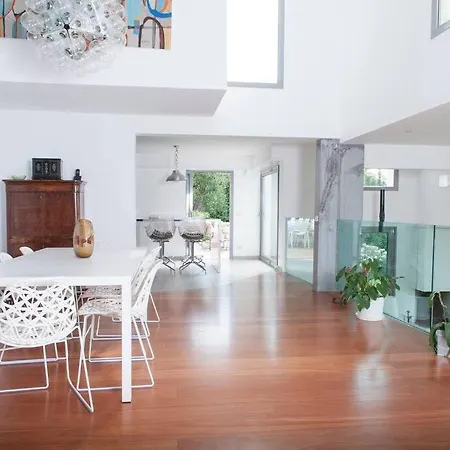 Maison Contemporaine, Au Calme A *