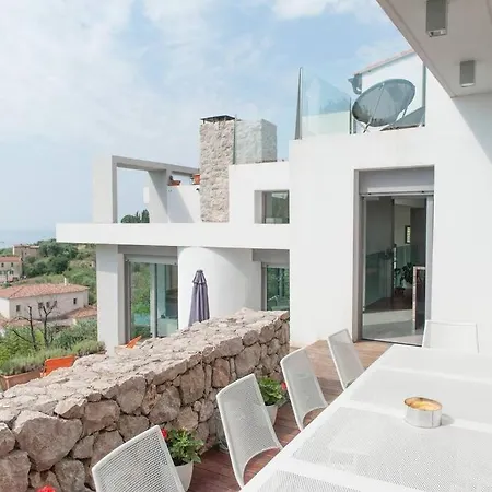 Apartment Maison Contemporaine, Au Calme A Nice
