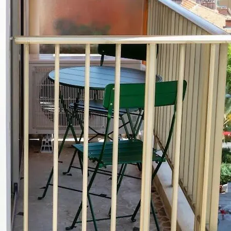 1br Design Balcony Center Tram & 10mins Apartment *