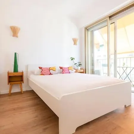 Apartment 1br Design Balcony Center Tram & 10mins *