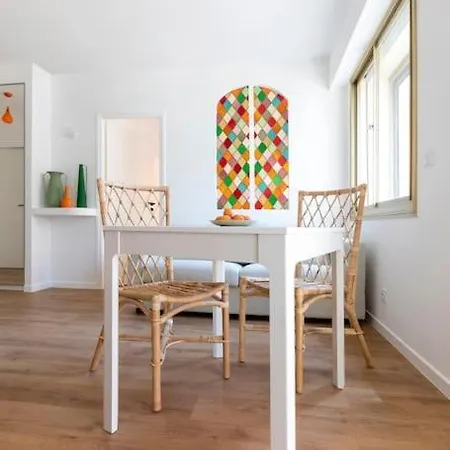 1br Design Balcony Center Tram & 10mins Apartment