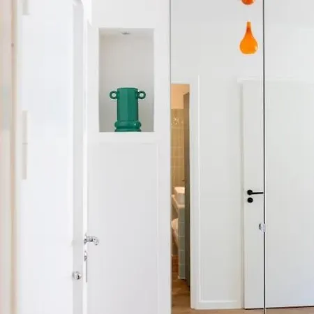 1br Design Balcony Center Tram & 10mins Apartment *