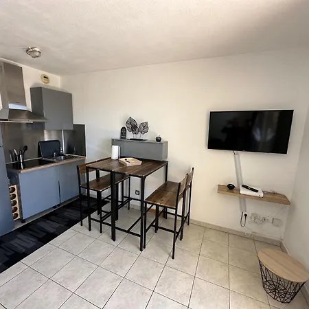 Apartment Charmant Studio Tout Confort, Climatise Avec Terrasse A Vue Mer